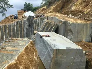 කලුතර දිස්ත්‍රික්කය අක්කර 33 ඉඩමක්