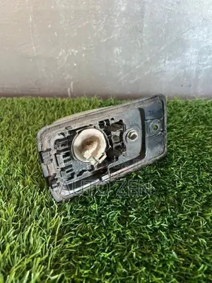 Isuzu nkr81 door light