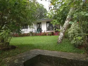 Battaramulla - Pelawatta Kandawatta Lane 21p Land with House for Sale