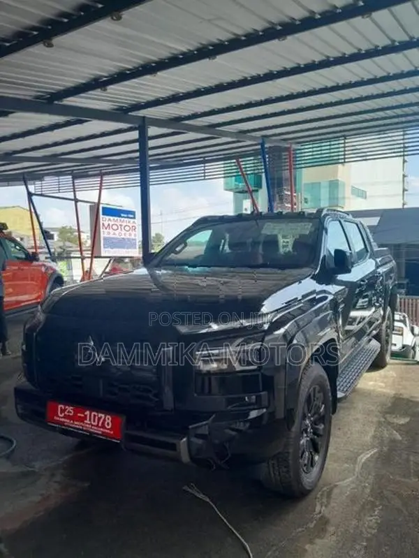 Mitsubishi Triton GSR athlete 2025