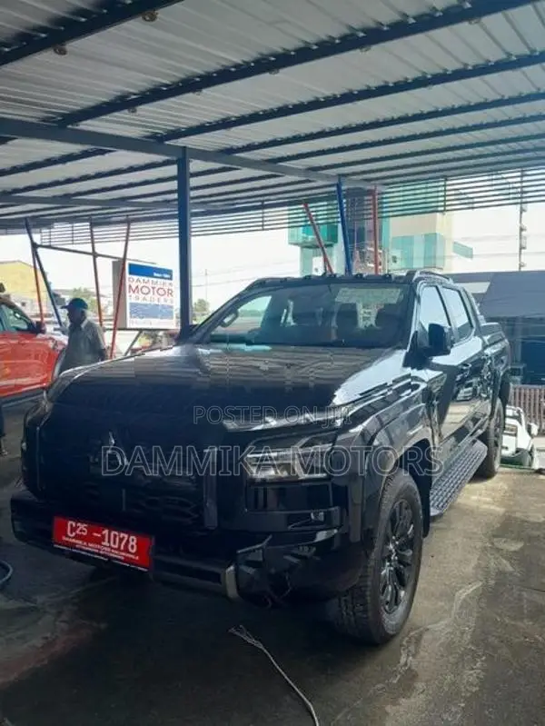 Mitsubishi Triton GSR athlete 2025