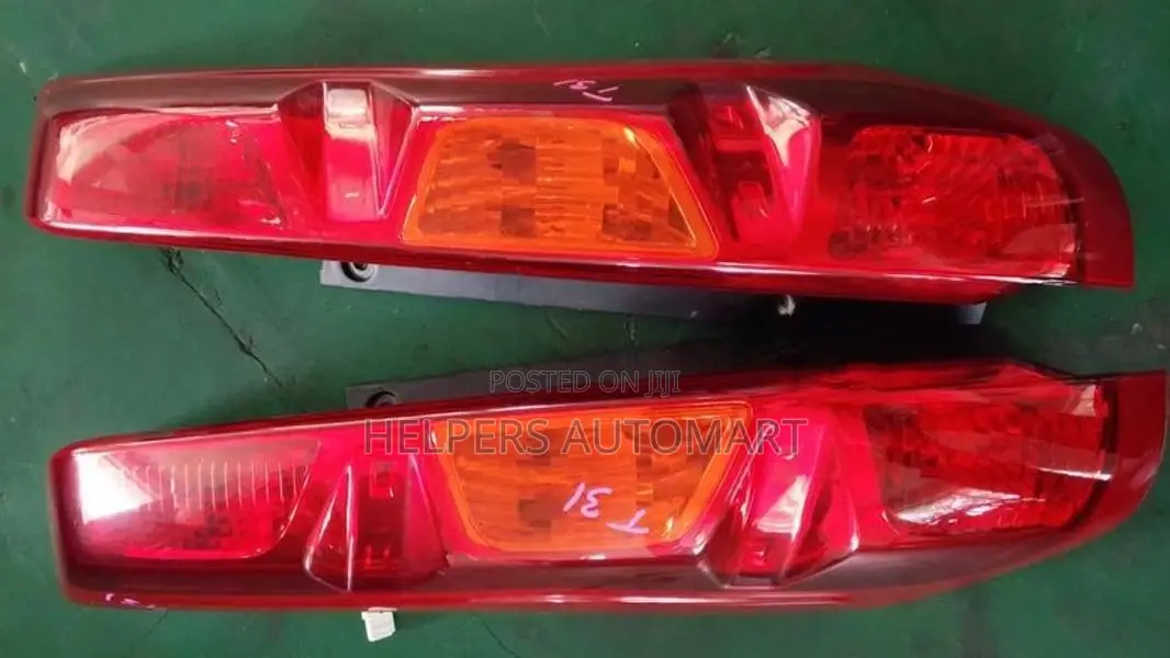 nissan X trail T31 tail light