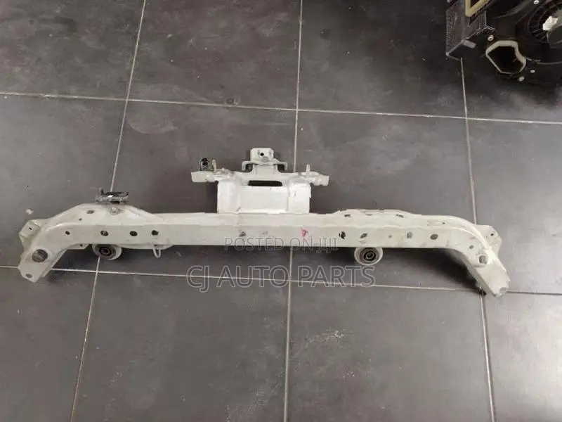 Nissan Tiida Radiator Top Panel