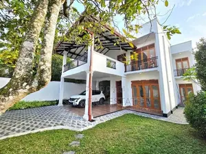 Newly Build Luxury 3 Storey House for Sale in Kesbewa