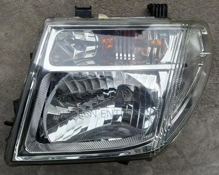Nissan Navara Left Side Head Light