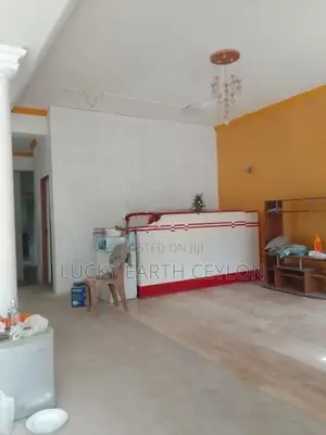 Battarmulla, Unfurnished Ground Floor of Large House For Rent (MG1172)