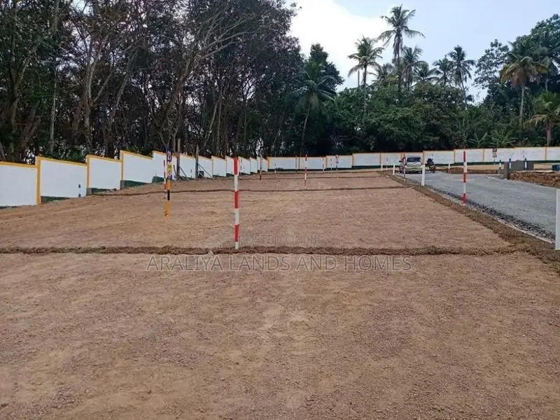 Lands For Sale In Meegoda - Wataraka