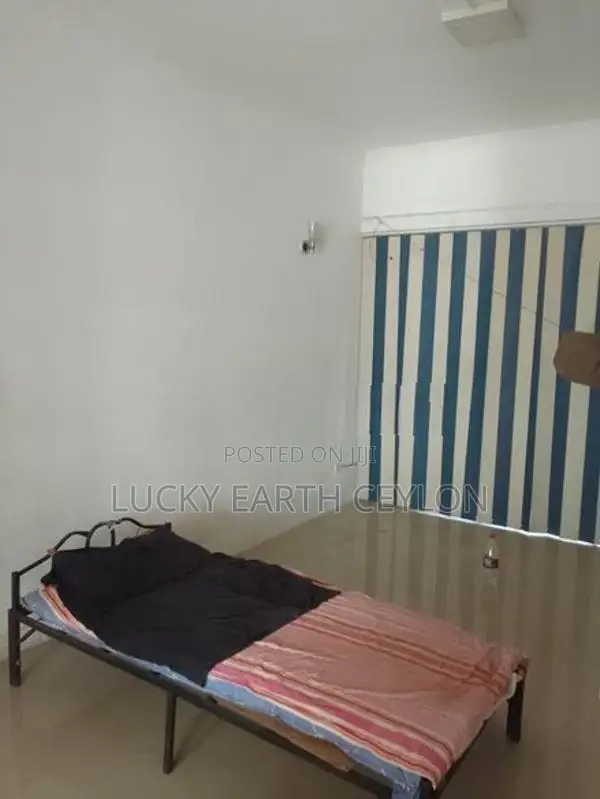 Battarmulla, Unfurnished Ground Floor of Large House For Rent (MG1172)