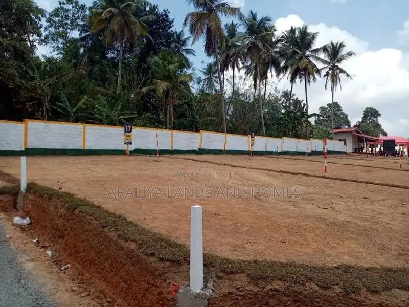 Lands For Sale In Meegoda - Wataraka
