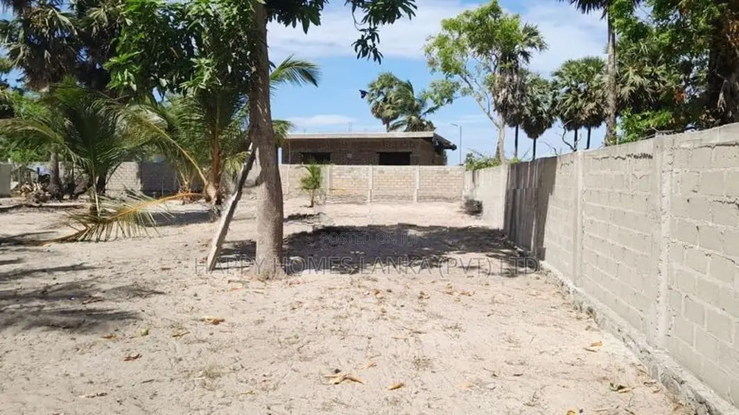 HHL1014 - Land for Sale in Thannamunai