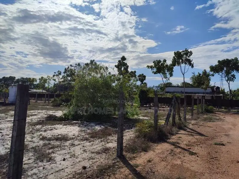 HHL0884 - Land for Sale in Mylampavely