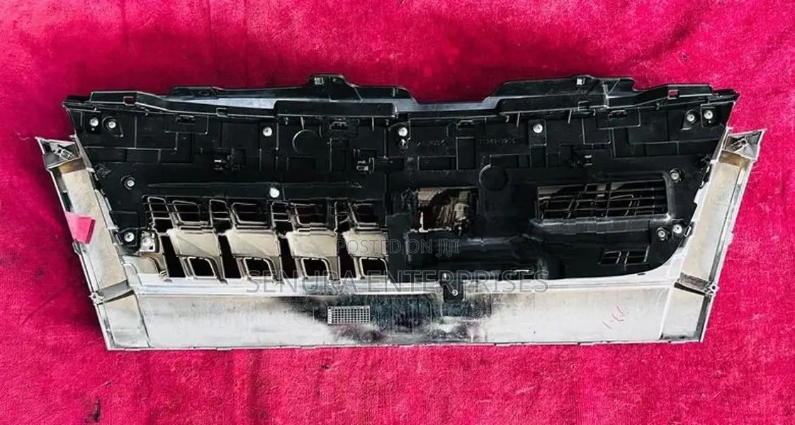 Suzuki Spacia MK53S Rediator Grille