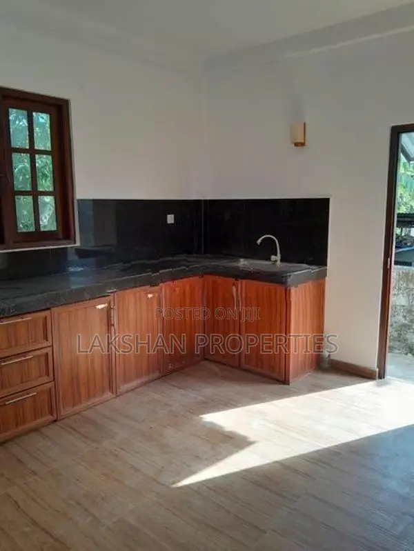 House For Sale In Boralesgamuwa අබේරත්න මාවත