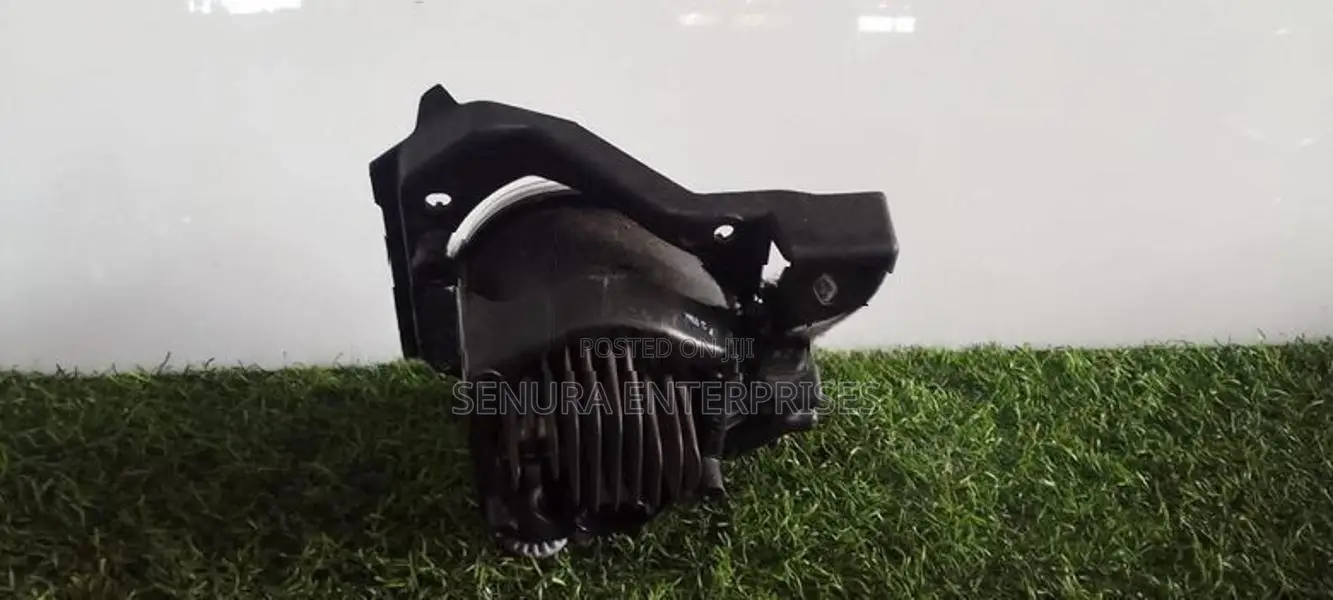 Toyota Voxy ZWR80 Fog Light RH