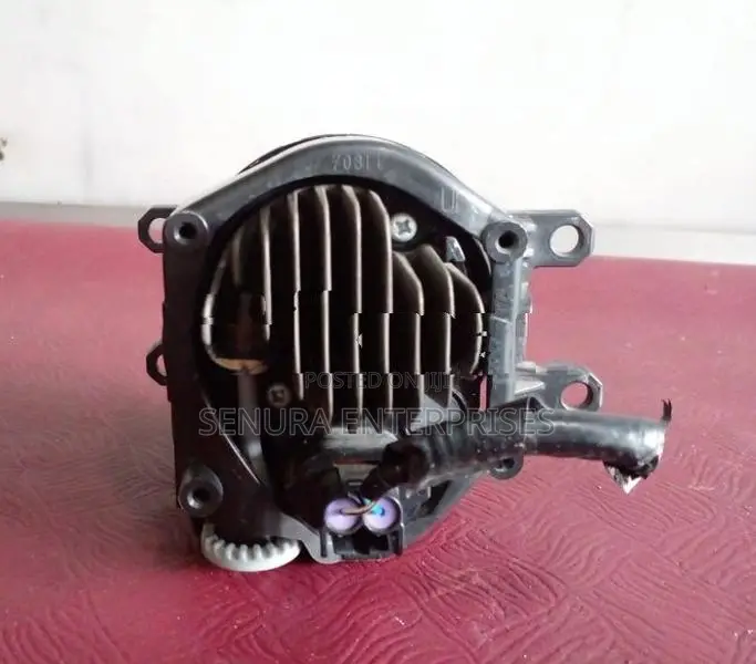 Toyota Voxy Zwr80G Fog Light Rh