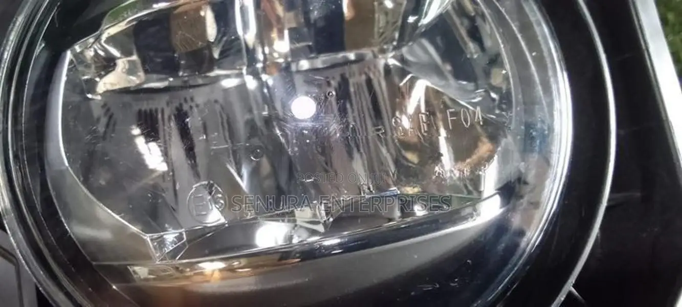 Toyota Voxy ZWR80 Fog Light RH
