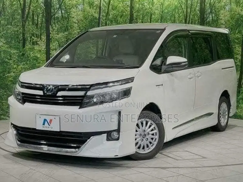 Toyota Voxy Zwr80G Fog Light Rh