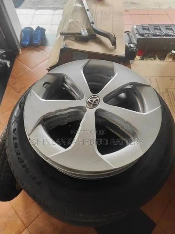 Toyota prius 15" alloy wheels