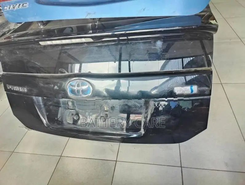 TOYOTA PRIUS 30 REAR DICKEY DOOR