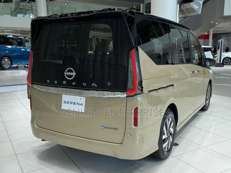 Nissan Serena C28 Tail Light