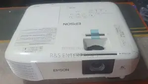 Epson EB 118 - 3800 Lumens Daylight Projector