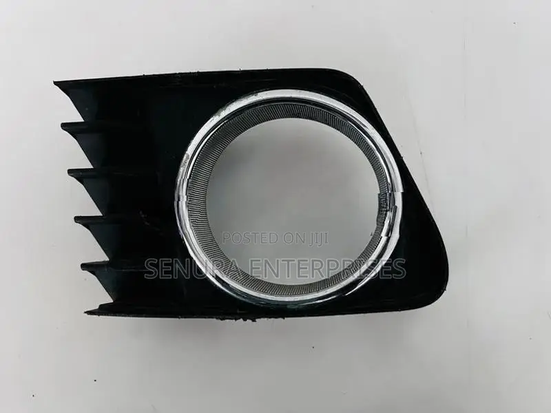 Toyota Prius DAA-ZVW41W Fog Light Cover L/H