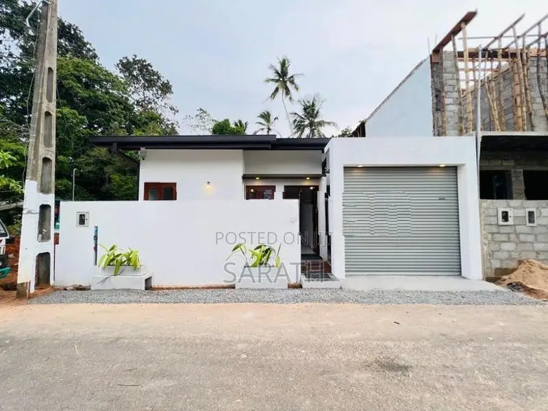 3 Bed With Brand New House Sale Athurugiriya
