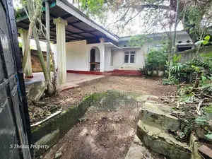 15 P High Residential Land with House for Sale in Nawala