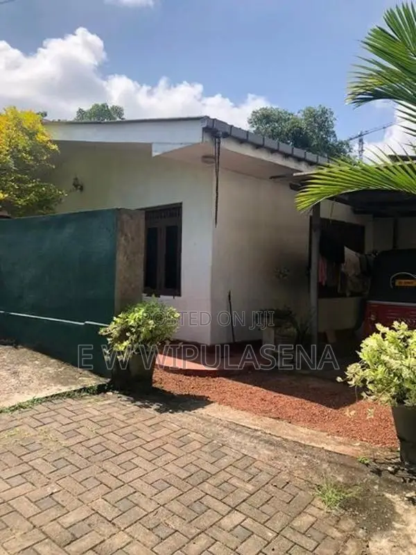 HOUSE for SALE in MAHARAGAMA PAMUNUWA 8.8 Perch