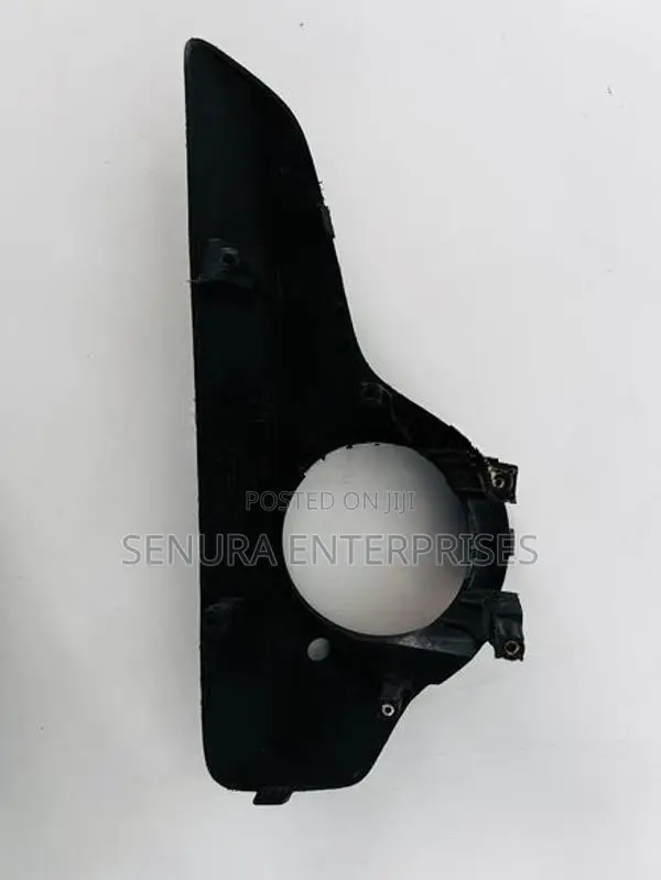 Mitsubishi EK Space B11W Fog Light Cover L/h