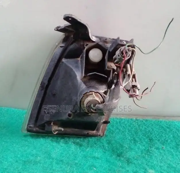 Toyota Crown JZS151 Signal Light RH