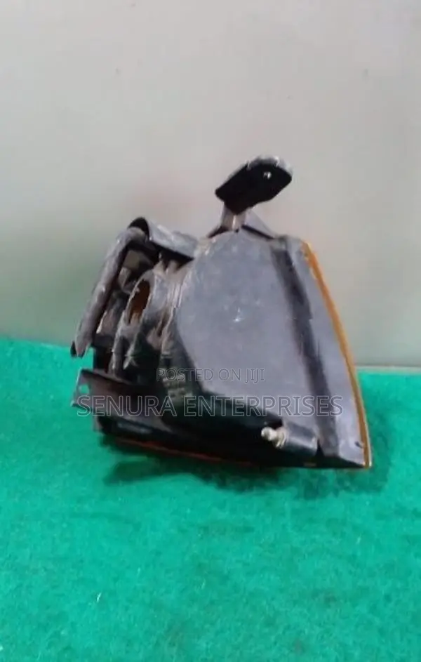 Nissan Primera P10 Signal Light LH