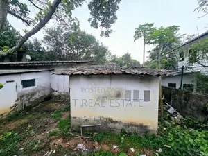 15 P High Residential Land with House for Sale in Nawala
