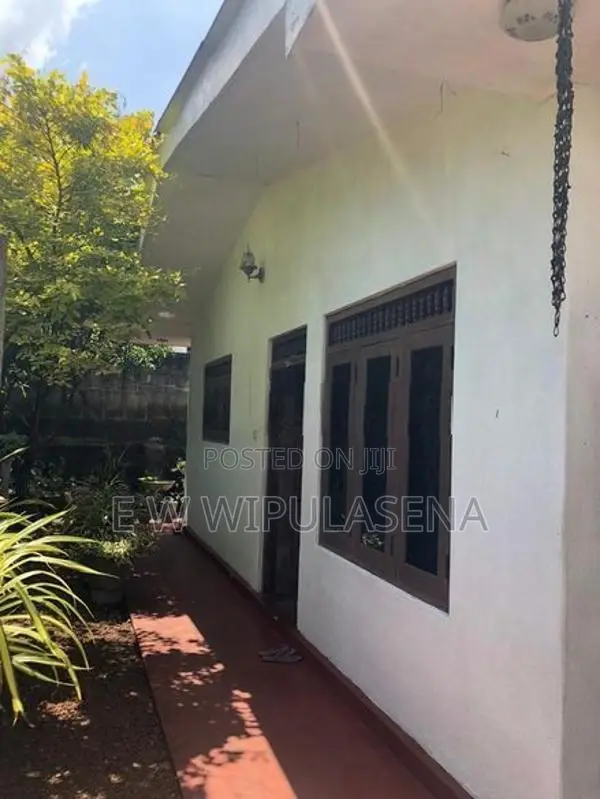 HOUSE for SALE in MAHARAGAMA PAMUNUWA 8.8 Perch