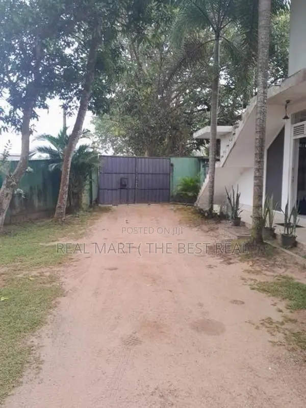 Pannipitiya: 35.5 Perches Residential Land for Sale facing Paddy Field