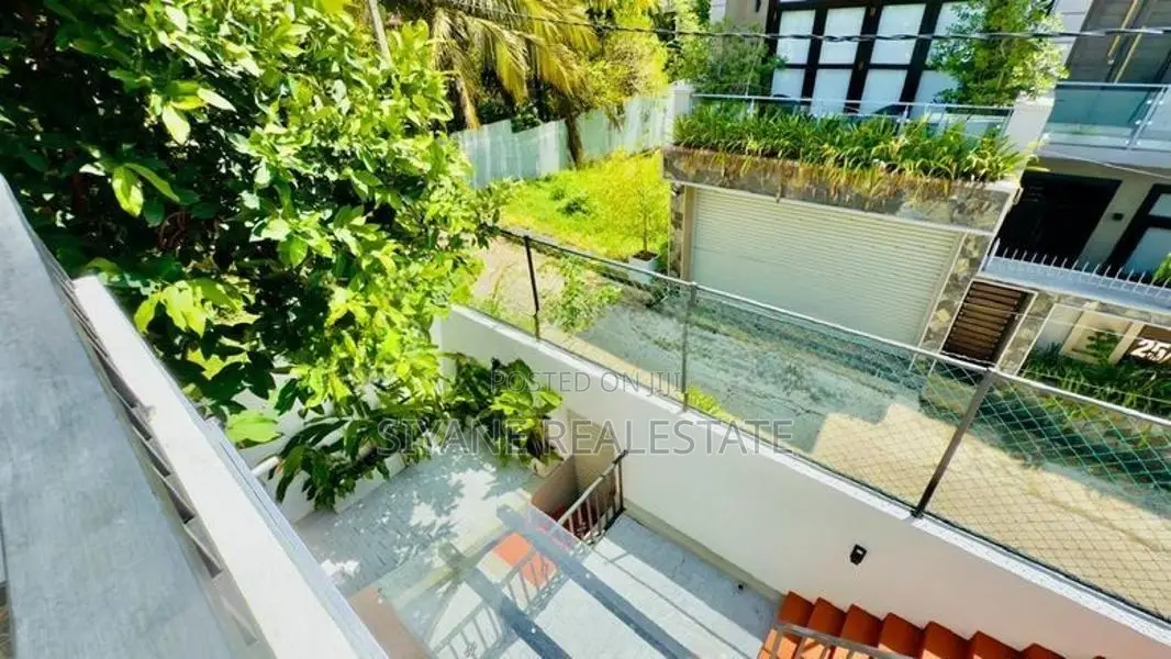 Brand New House for Sale in Thalawathugoda