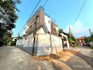 Newly House for Sale in Thalawathugoda