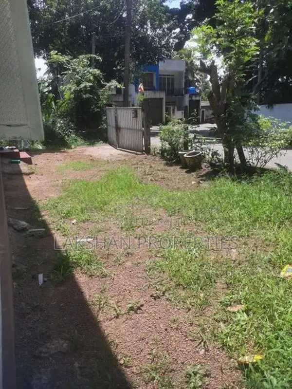 Land For Sale In Maharagama Arewwala