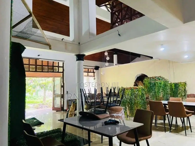 Restaurant Dining Table with Chairs