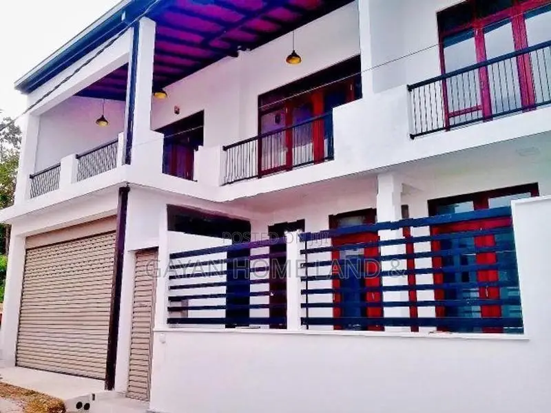 නිදනකාමර පහක් සහිත අංගසම්පූර්ණ දෙමහල් නිවසක් විකිණීමට පිලියන්දල