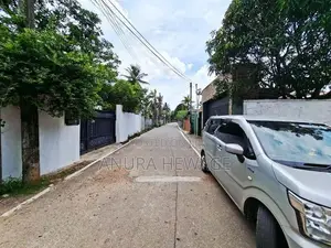 මාලබේ නගරයට ආසන්නව පිහිටි වටිනා ඉඩමක් විකිණීමට ඇත. (ID:MALB007S)