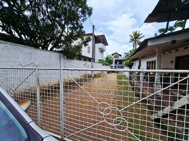 මාලබේ නගරයට ආසන්නව පිහිටි වටිනා ඉඩමක් විකිණීමට ඇත. (ID:MALB007S)