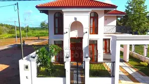 හොදටම හදපු කාමර 4ක් සමග අංඝ සම්පූර්ණ දෙමහල් නිවස විකිණීමට මීගමුව