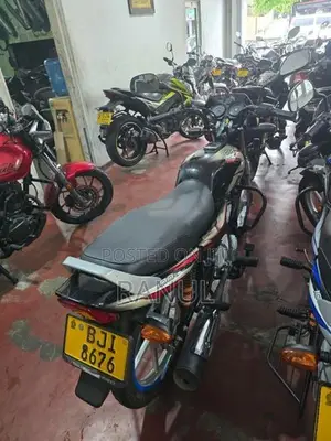 Bajaj CT100 2025