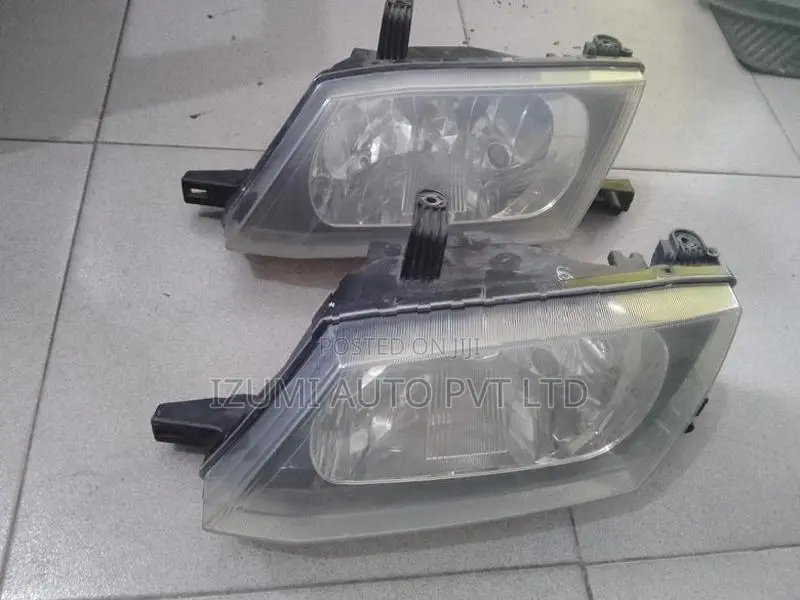 Nissan Wingroad Y11 Left Head Light