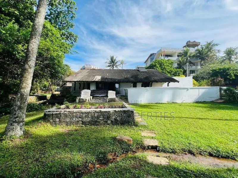 (AFA557) Beach Front A beautiful Single storied Villa Sale At Mathara