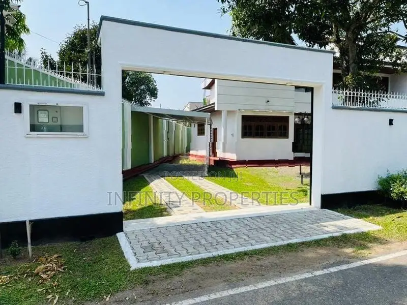 (AFA542) 02 Story House & 16 P sale At wathegedra Road Maharagama