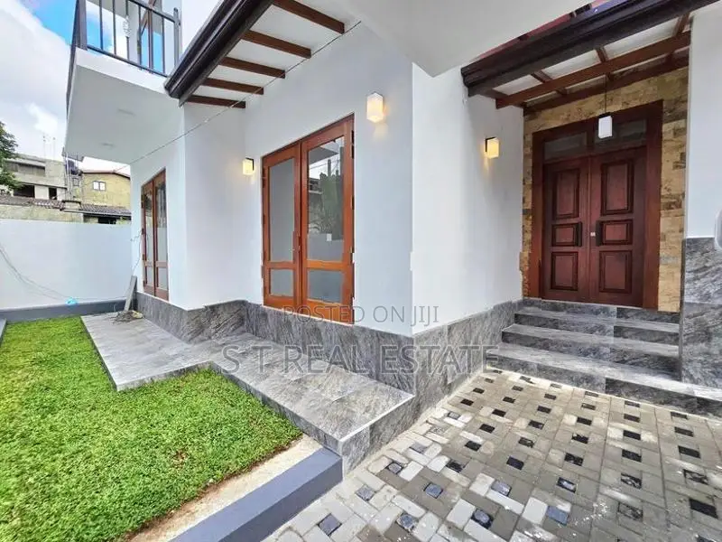 Luxury Two Story House For Sale In Piliyandala Town