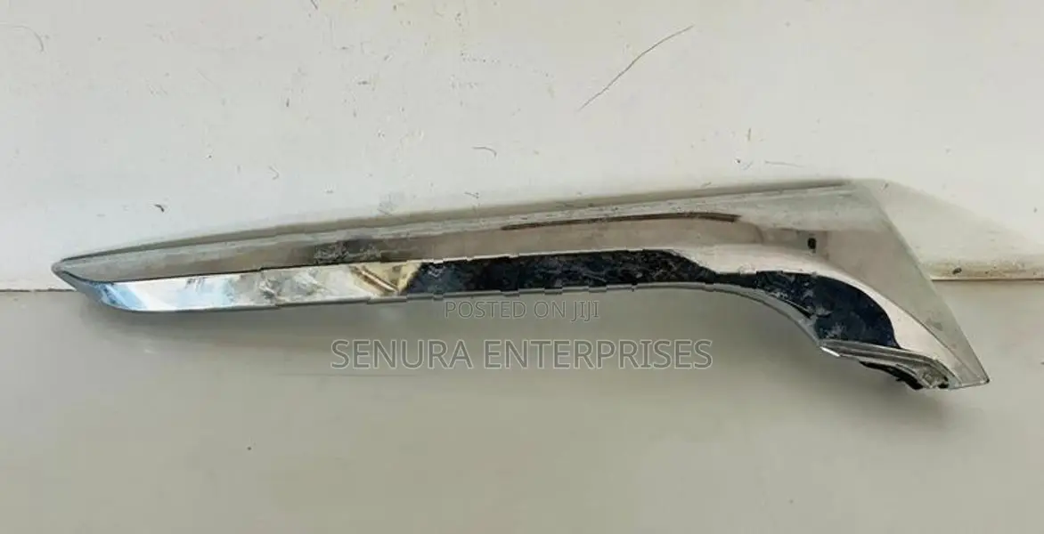 Toyota Alphard AGH35 Head Light Garnish R/h