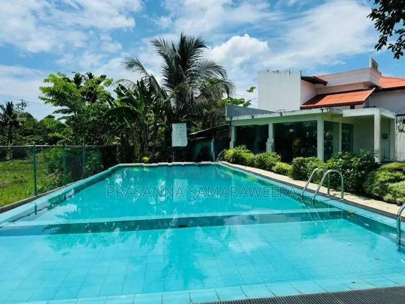 Super Luxury Brand New Solid Modern House-Piliyandala